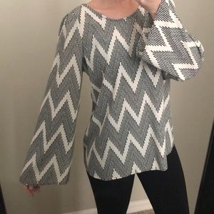Printed belle sleeve top with back detail